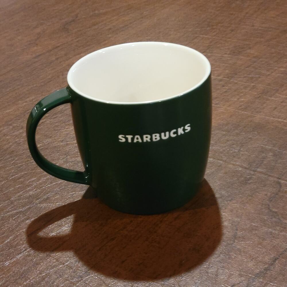 2011 Starbucks Cristmas Holly Mug Green Holiday Cup 14oz.